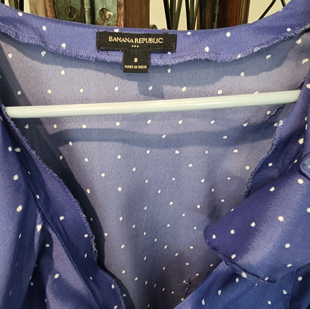 Banana Republic Ruffled Wrap Shirt Top Blouse Women's Size 8 Med Blue Silky - Picture 3 of 9